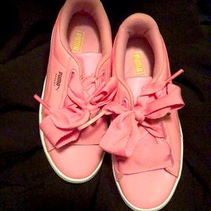 Pink puma size 2 big bow.